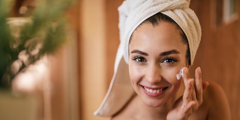 Cuidado de la piel con elementos naturales